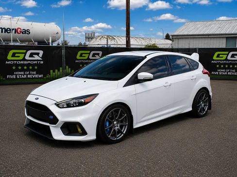 Used 2017 Ford Focus RS AWD/4WD image 3