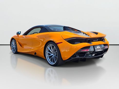 Used 2022 McLaren 720S Performance RWD image 3