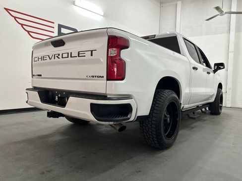 Used 2020 Chevrolet Silverado 1500 Custom w/ Custom Value Package RWD image 9
