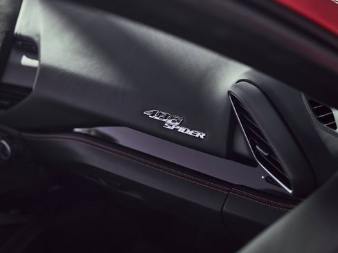 Used 2019 Ferrari 488 Spider Base image 29