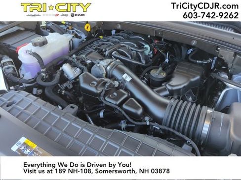 New 2025 Jeep Grand Cherokee Summit image 21