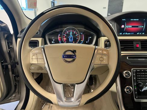 Used 2016 Volvo XC70 T5 Premier w/ Proximity Package AWD/4WD image 11