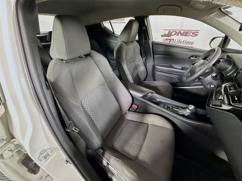 Used 2020 Toyota C-HR LE image 28