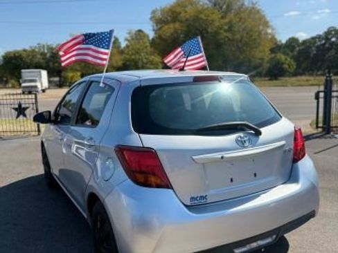 Used 2015 Toyota Yaris L image 6