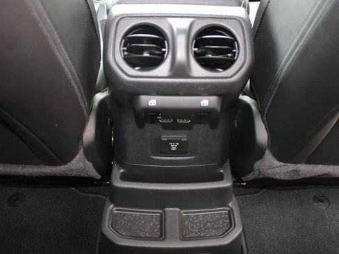 Used 2023 Jeep Wrangler Unlimited Sahara w/ Cold Weather Group AWD/4WD image 26