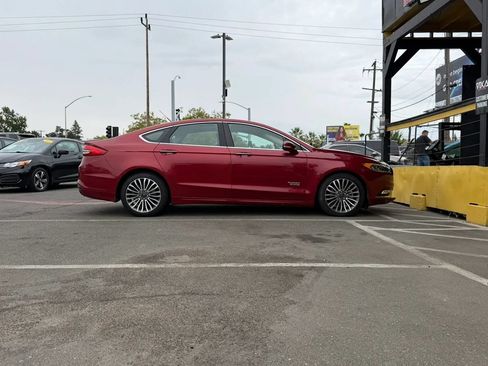 Used 2017 Ford Fusion Energi Titanium FWD image 4