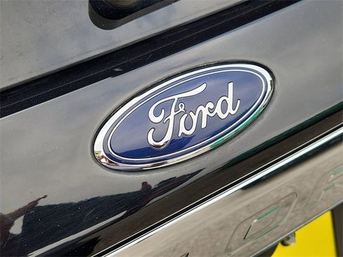 Used 2022 Ford Explorer Limited w/ Equipment Group 301A image 31