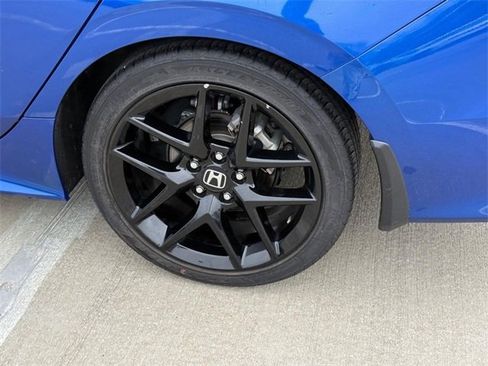 Used 2023 Honda Civic Sport image 7