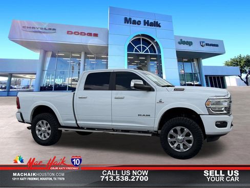 Used 2022 RAM 2500 Laramie AWD/4WD image 1
