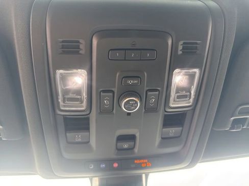 Used 2022 GMC Yukon AT4 AWD/4WD image 25