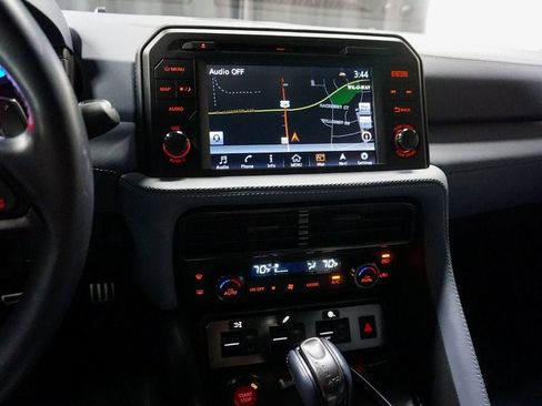 Used 2020 Nissan GT-R Premium image 24