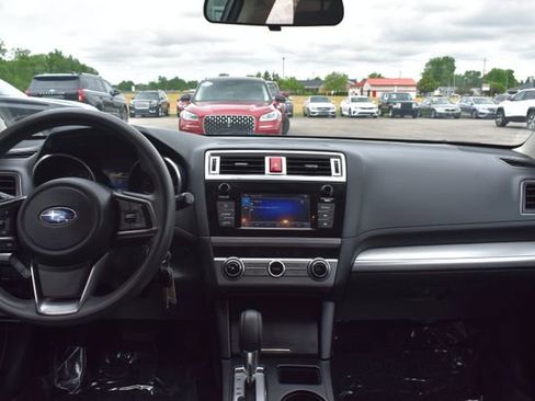 Used 2018 Subaru Outback 2.5i AWD/4WD image 34