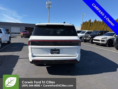 Used 2025 Lincoln Navigator L Reserve image 4