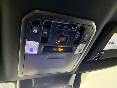 Used 2024 Toyota Tundra Platinum image 76