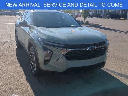 Certified 2024 Chevrolet Trax RS w/ Driver Confidence Package FWD image 8