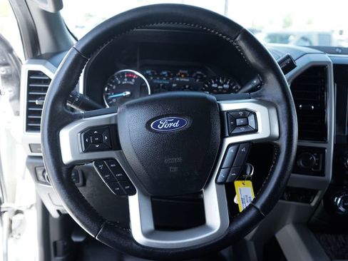 Used 2019 Ford F250 Lariat w/ Chrome Package image 24