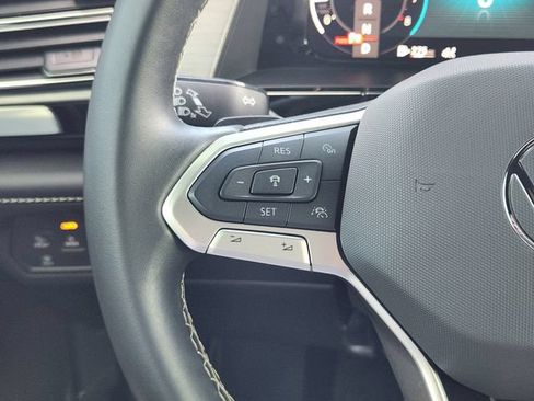 Used 2024 Volkswagen Atlas Cross Sport SE w/ Panoramic Sunroof Package FWD image 29