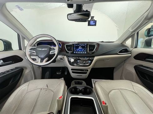 Used 2017 Chrysler Pacifica Limited w/ Advanced Safetytec Group image 12