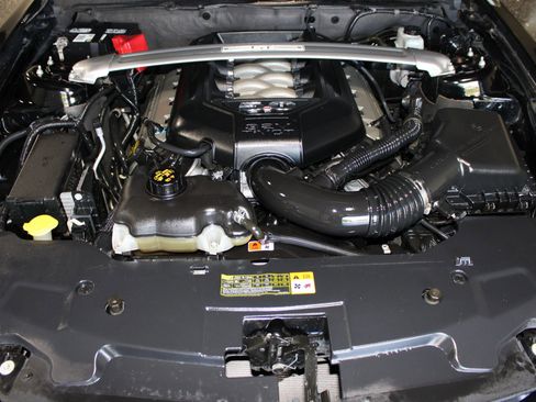 Used 2012 Ford Mustang GT Premium w/ Electronics Pkg RWD image 29