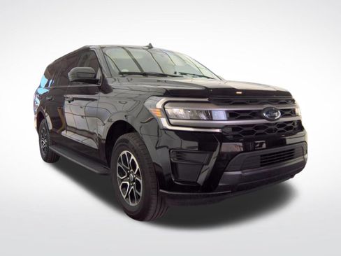 Used 2024 Ford Expedition Max XLT RWD image 3