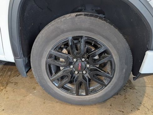 Used 2022 GMC Sierra 1500 Elevation image 10