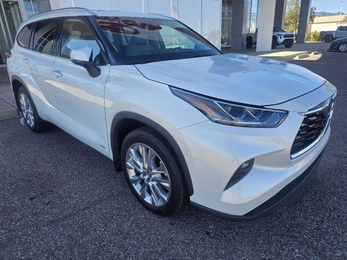 Used 2023 Toyota Highlander Limited image 7