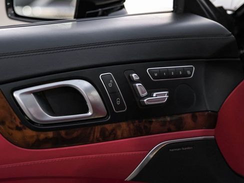 Used 2016 Mercedes-Benz SL 550 image 42