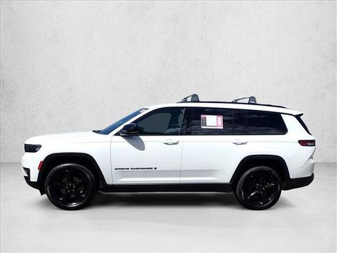 Used 2023 Jeep Grand Cherokee L Laredo AWD/4WD image 2