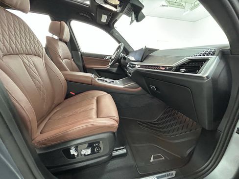 Used 2025 BMW X7 M60i w/ Climate Comfort Package AWD/4WD image 45