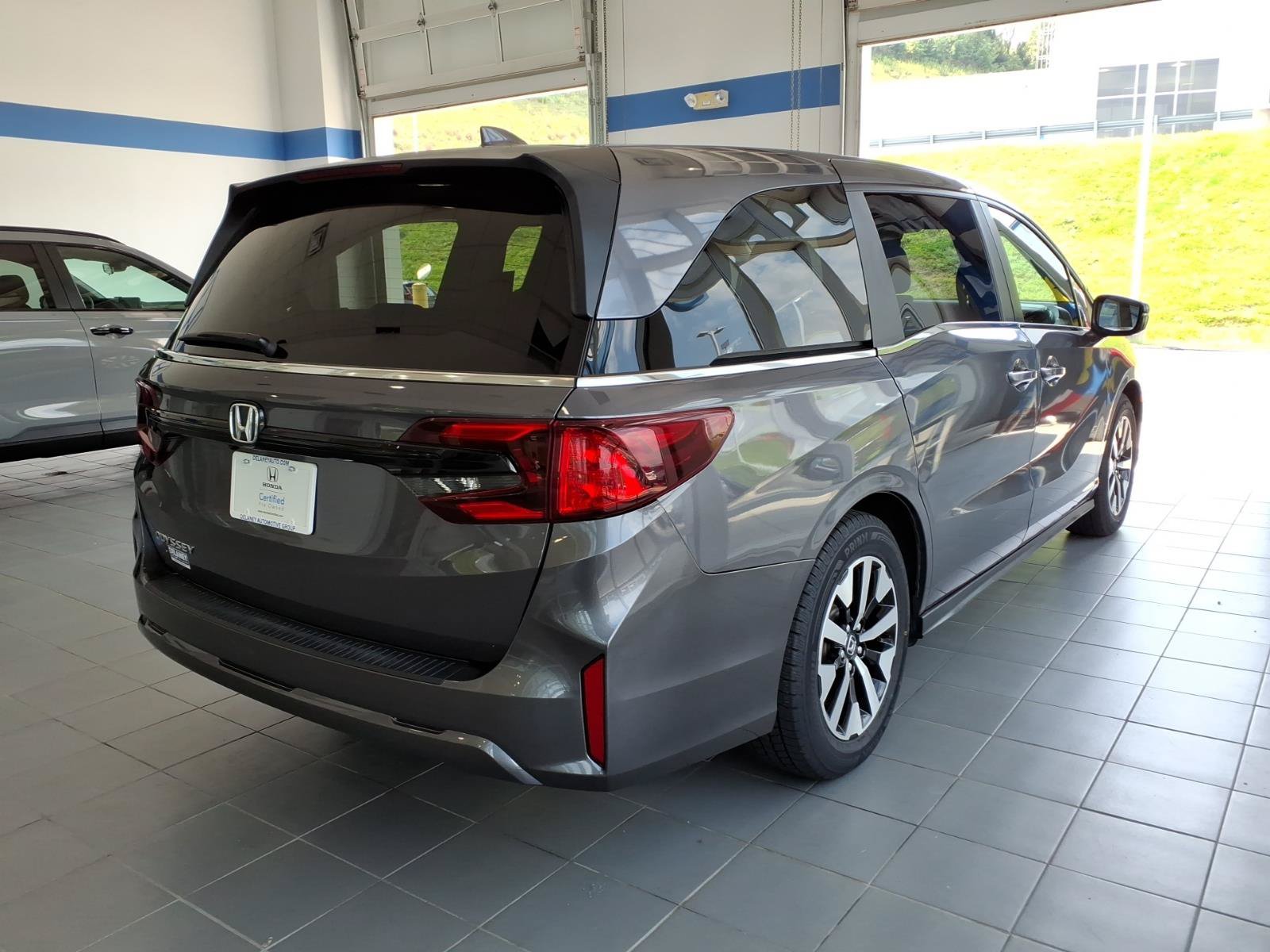 Certified 2025 Honda Odyssey EX-L image 5