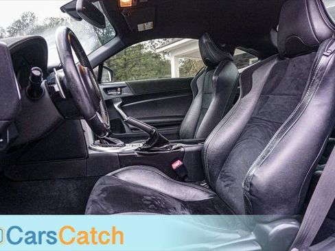 Used 2018 Toyota 86 image 19