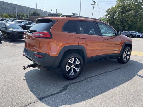 Certified 2016 Jeep Cherokee Trailhawk AWD/4WD image 8