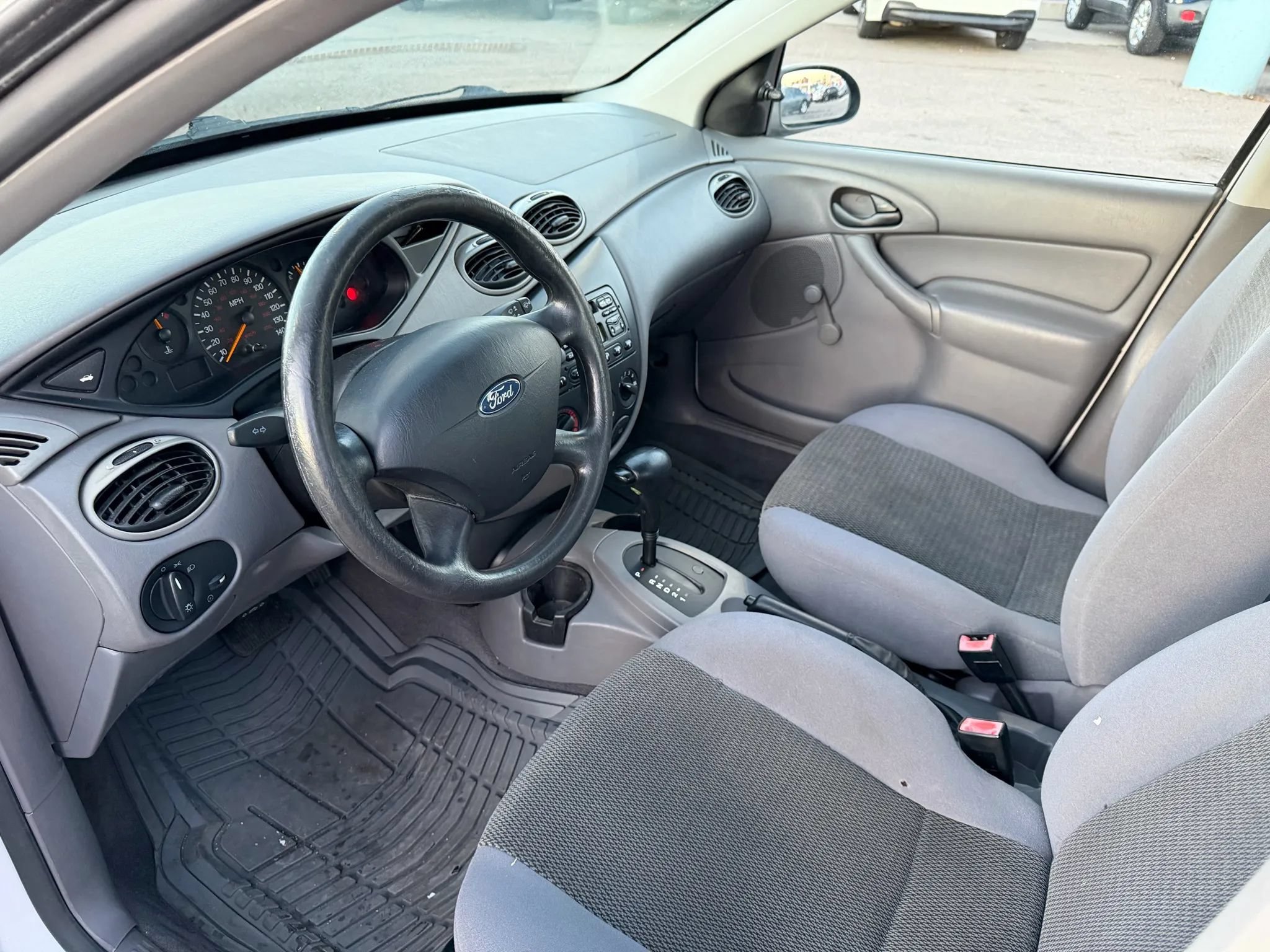 Used 2004 Ford Focus LX FWD image 29