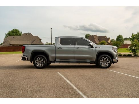 Used 2024 GMC Sierra 1500 SLT AWD/4WD image 4
