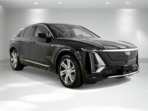 Used 2024 Cadillac Lyriq Tech image 8