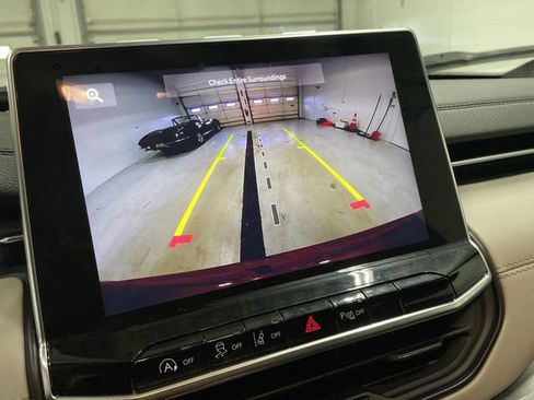 Used 2024 Jeep Compass Limited image 26