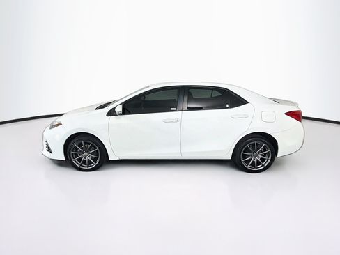 Used 2017 Toyota Corolla SE FWD image 4