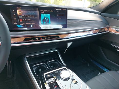 New 2025 BMW 760i xDrive w/ Executive Package AWD/4WD image 21