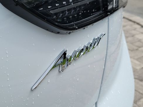 New 2026 Buick Envision Avenir image 8