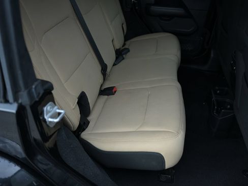 Used 2018 Jeep Wrangler Unlimited Sahara AWD/4WD image 47