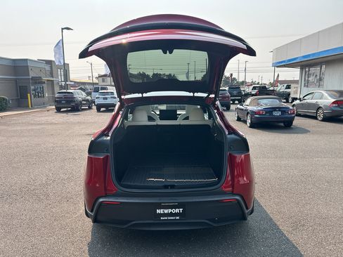 Used 2026 Tesla Model Y 2WD image 30