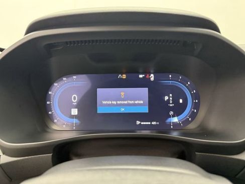 Certified 2025 Volvo XC40 B5 Plus image 16