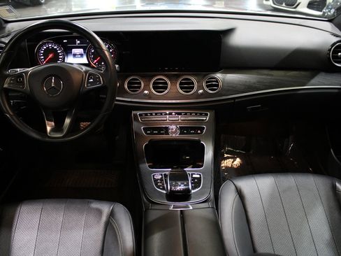 Used 2018 Mercedes-Benz E 300 image 38