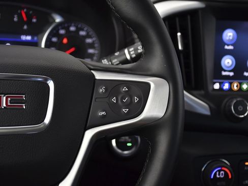 Used 2023 GMC Terrain SLT w/ Tech Package FWD image 9