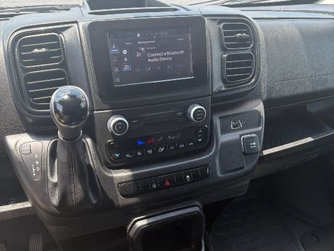 Used 2025 RAM ProMaster 2500 w/ Convenience Group FWD image 12