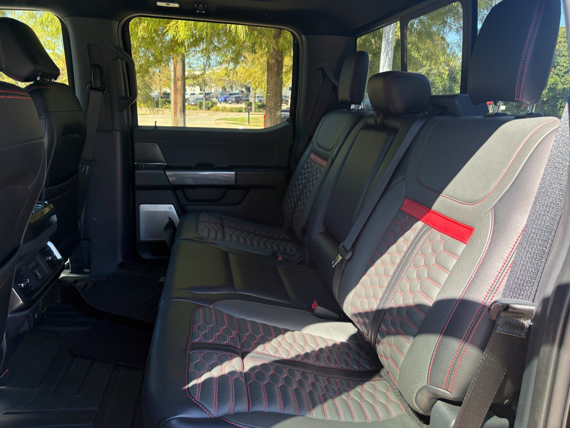 Used 2022 Ford F150 Lariat w/ Equipment Group 502A High AWD/4WD image 7