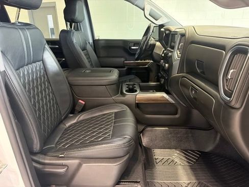 Used 2021 Chevrolet Silverado 1500 LT Trail Boss w/ Bed Protection Package AWD/4WD image 12