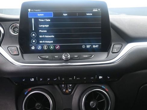 Used 2023 Chevrolet Blazer LT w/ Sound & Technology Package FWD image 10