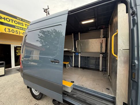 Used 2019 Mercedes-Benz Sprinter 144 image 8