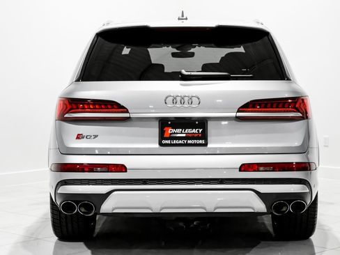 Used 2024 Audi SQ7 Prestige image 9